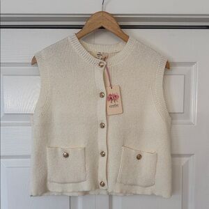 entro Cream Sleeveless Button-Front Knit Vest